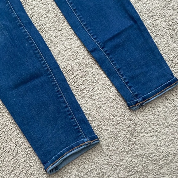 Old Navy Rockstar jeans - Picture 2 of 7